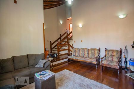 Sala 1 de casa para alugar com 4 quartos, 276m² em Jardim Itu, Porto Alegre