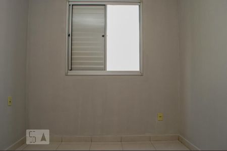Quarto 2 de apartamento para alugar com 2 quartos, 47m² em Dona Zulmira, Uberlândia