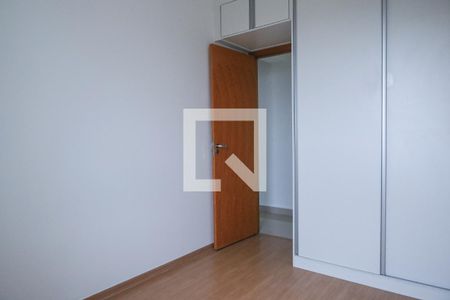 Quarto de apartamento para alugar com 2 quartos, 69m² em Buritis, Belo Horizonte