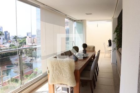 Varanda da sala  de apartamento para alugar com 3 quartos, 140m² em Cambuí, Campinas