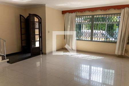 sala de casa para alugar com 4 quartos, 220m² em Km 18, Osasco