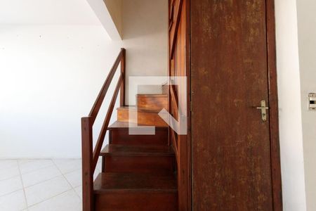 Escada de casa de condomínio à venda com 2 quartos, 74m² em Sarandi, Porto Alegre