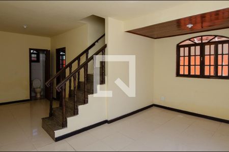 Sala de casa de condomínio à venda com 3 quartos, 140m² em Recreio dos Bandeirantes, Rio de Janeiro