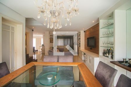 Sala de casa para alugar com 5 quartos, 360m² em Jardim Itu, Porto Alegre