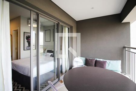 Varanda  de kitnet/studio para alugar com 1 quarto, 27m² em Indianópolis, São Paulo