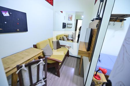 Sala/Cozinha/Área de Serviço de apartamento para alugar com 2 quartos, 45m² em Setor Negrão de Lima, Goiânia
