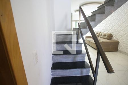 Escada de casa de condomínio à venda com 3 quartos, 200m² em Taquara, Rio de Janeiro