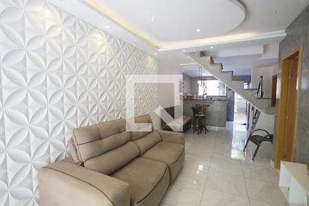 Sala de casa de condomínio à venda com 3 quartos, 200m² em Taquara, Rio de Janeiro