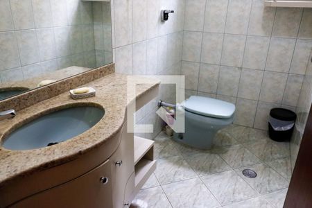Lavabo de casa para alugar com 3 quartos, 250m² em Adalgisa, Osasco
