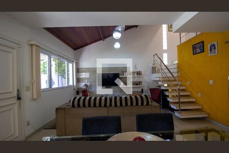 Sala de casa de condomínio à venda com 4 quartos, 180m² em Recreio dos Bandeirantes, Rio de Janeiro