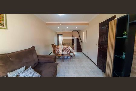 Sala de Estar de casa para alugar com 4 quartos, 125m² em Santo Antônio, Osasco