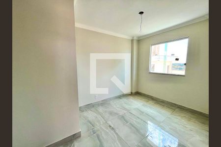 Apartamento para alugar com 5 quartos, 144m² em Heliópolis, Belo Horizonte