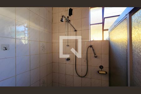 Banheiro de casa à venda com 2 quartos, 109m² em Vila Manfredi, Jundiaí