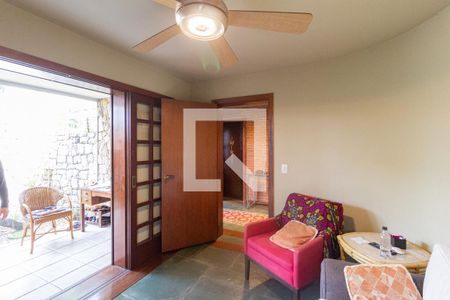 Sala de TV de casa à venda com 4 quartos, 380m² em Adalgisa, Osasco