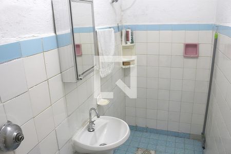 Banheiro de casa à venda com 1 quarto, 137m² em Olímpico, São Caetano do Sul