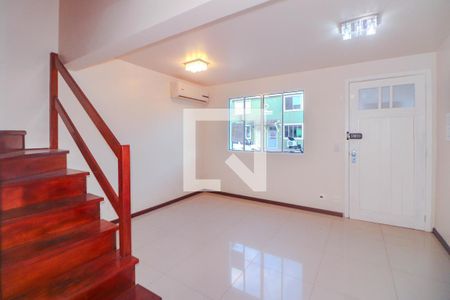 Sala de casa de condomínio à venda com 3 quartos, 73m² em Sarandi, Porto Alegre