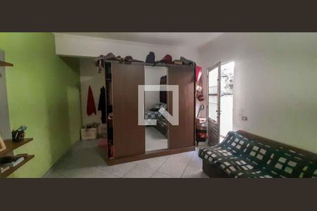 Sala/Quarto de casa para alugar com 3 quartos, 200m² em Santa Maria, Osasco