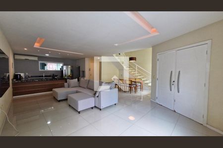 Sala de casa de condomínio à venda com 2 quartos, 140m² em Vargem Pequena, Rio de Janeiro