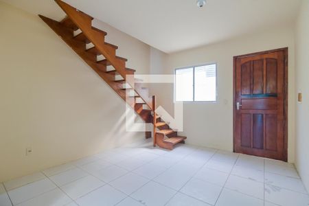 Sala de casa de condomínio à venda com 2 quartos, 49m² em São José, Porto Alegre