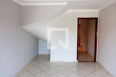 Sala de casa para alugar com 4 quartos, 135m² em Bela Vista, Osasco