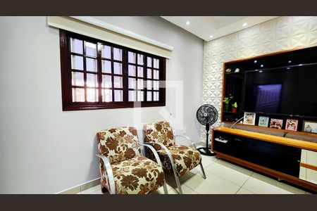 Sala de casa à venda com 3 quartos, 140m² em Jardim Trevo, Jundiaí