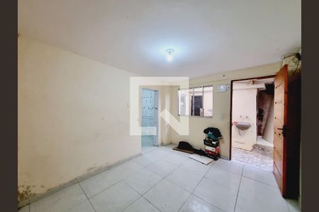 Sala de casa para alugar com 2 quartos, 38m² em Jardim Santa Tereza, Embu das Artes
