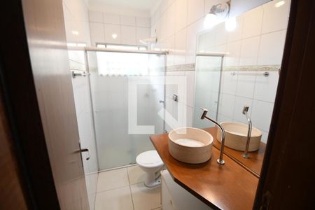 Banheiro de casa para alugar com 1 quarto, 50m² em Jardim Santa Genebra, Campinas