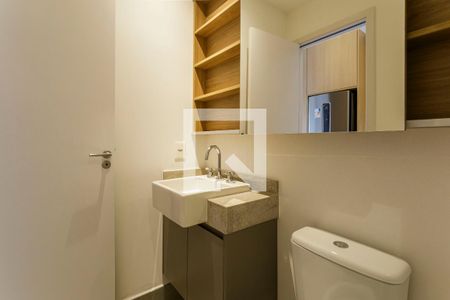 Banheiro de kitnet/studio para alugar com 1 quarto, 26m² em Indianópolis, São Paulo
