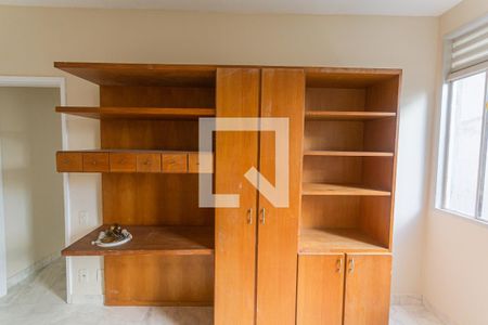 Armário do Quarto 1 de apartamento para alugar com 2 quartos, 88m² em Lagoinha, Belo Horizonte