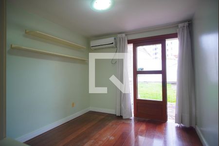 Quarto 2 de casa para alugar com 3 quartos, 184m² em Jardim Itu, Porto Alegre