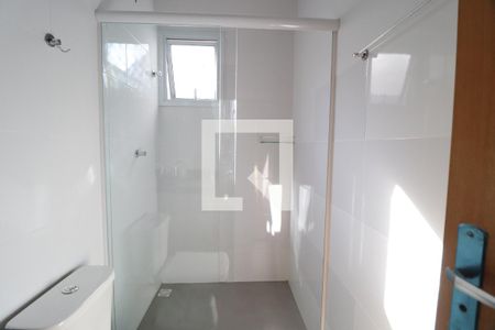 Banheiro de apartamento para alugar com 2 quartos, 65m² em Martins, Uberlândia