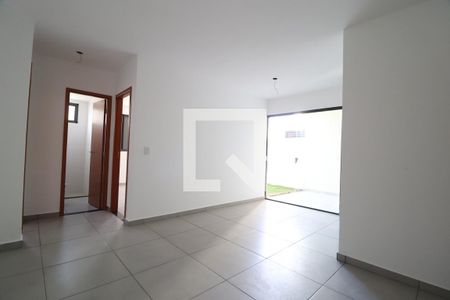 Sala de apartamento para alugar com 2 quartos, 81m² em Shopping Park, Uberlândia